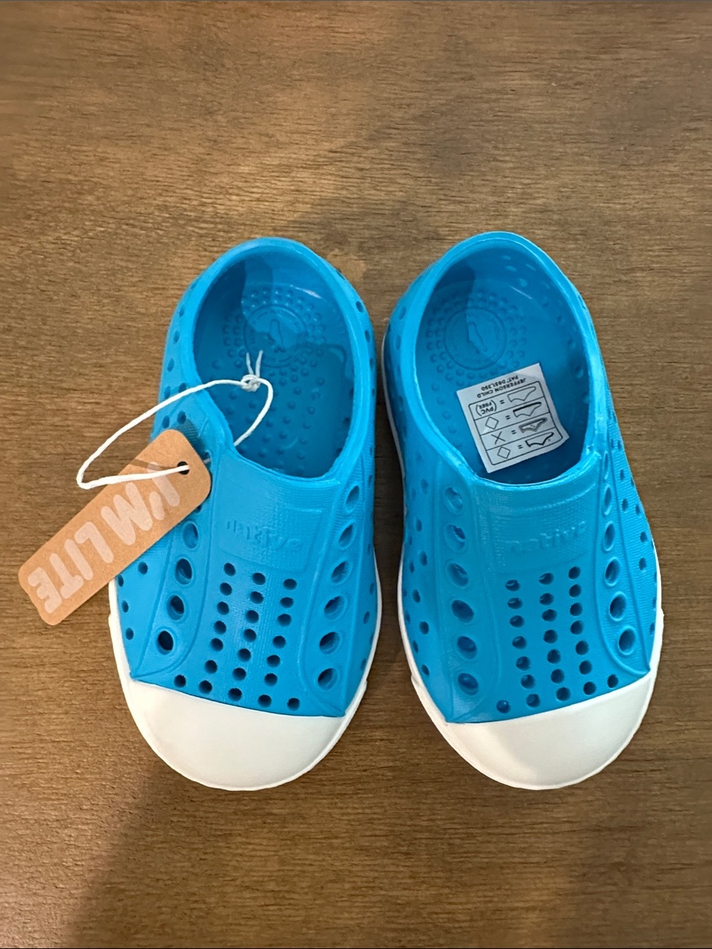 NWT Native Kids Slip-On Shoes vivid blue with shell white
